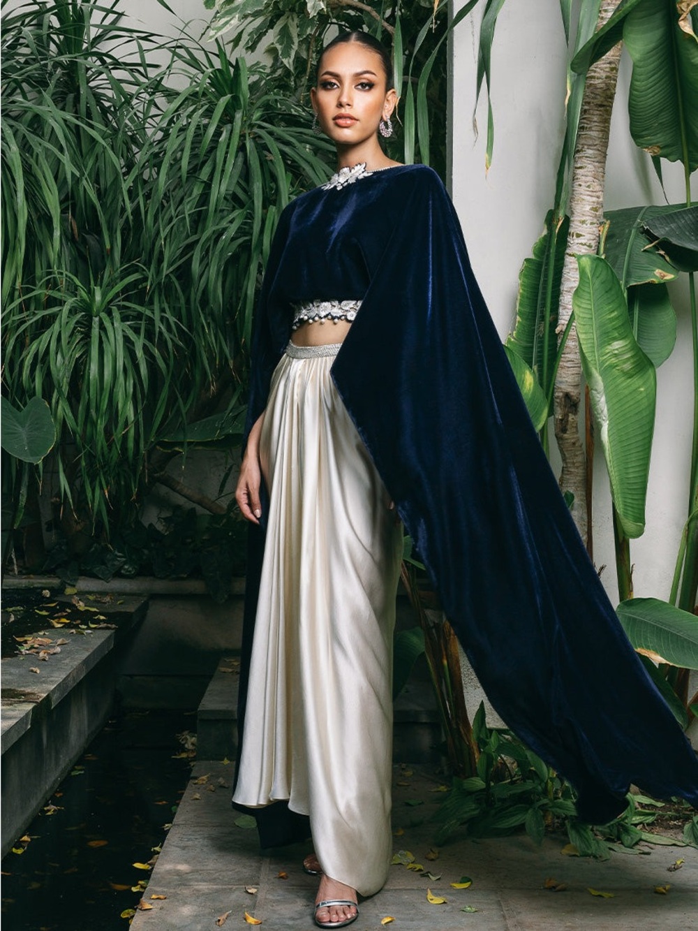 Sania Maskatiya Durre Navy Velvet Cape Top with Cream Skirt Size M